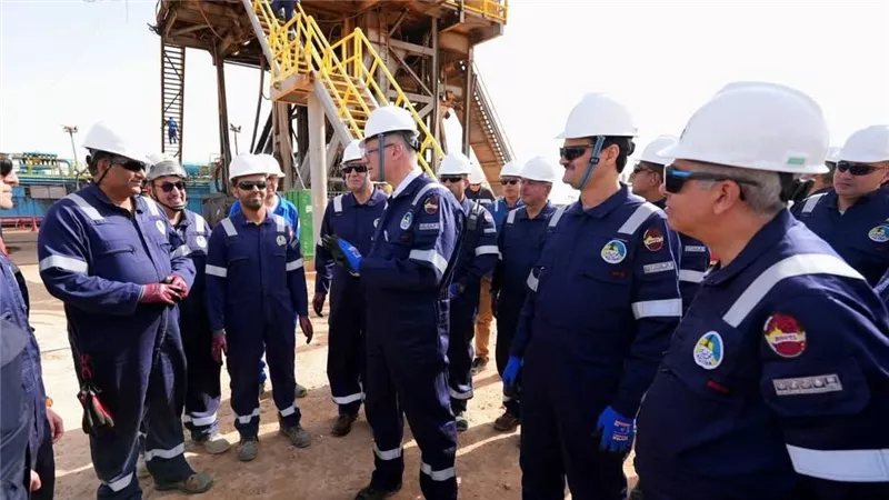 بالشراكة مع إيني الإيطالية، البترول تعلن تشغيل محطة مليحة بالصحراء الغربية