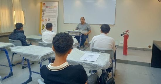 مصلحة الكفاية الإنتاجية تعد برنامجا لتدريب فنيى السيراميك