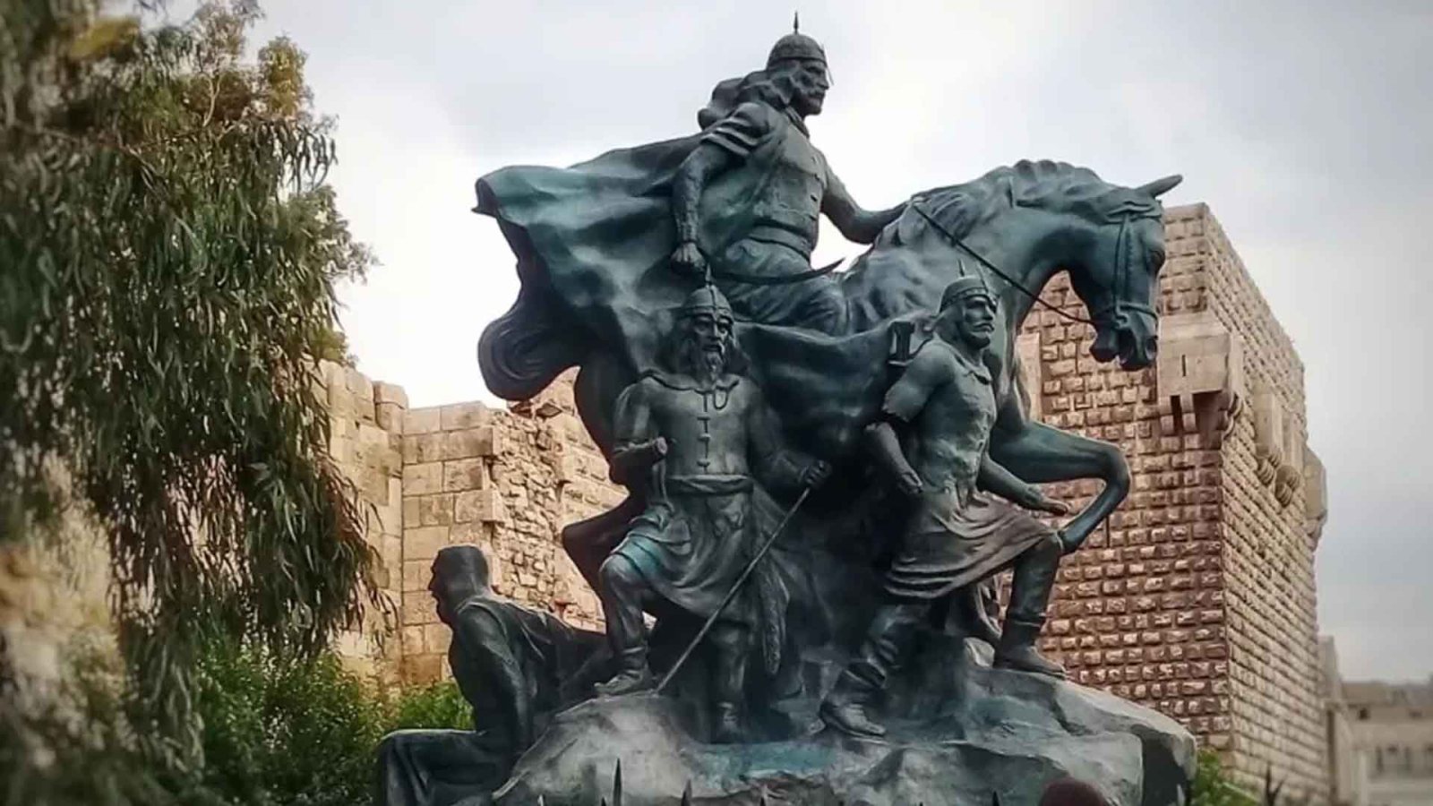 مسؤول لـ”الوطن”: لم نحدد بعد المكان النهائي لنصب القائد صلاح الدين الأيوبي بعد ترميمه