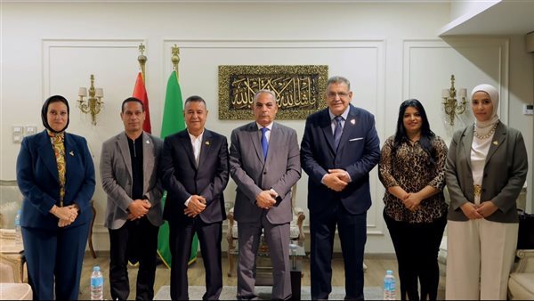 نواب وشيوخ على طاولة المحافظ، الإسماعيلية تفتح ملفات التنمية ومطالب الشارع وأزمة الدراويش