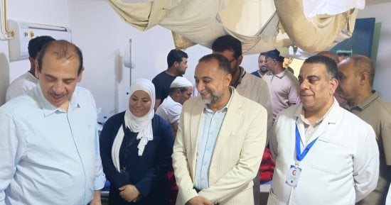 نائب وزير الصحة يشيد بانتظام العمل وكفاءة الخدمات خلال تفقده مستشفيي العريش والشيخ زويد
