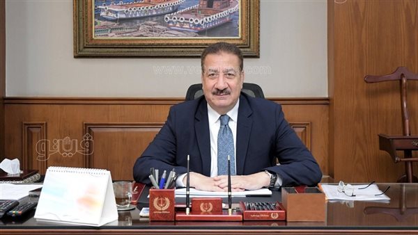 «صراصير وذباب»، محافظ بورسعيد يوقف تشغيل مطعم ومخبزين لمخالفات تهدد صحة المواطنين