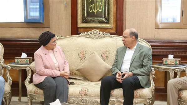 تفاصيل زيارة نائب وزير الصحة للمنيا.. 9 آلاف مستفيدة جديدة بحملة «هنتغير علشان ولادنا»