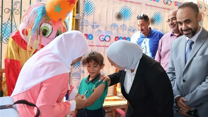 بالعرائس والشخصيات الكرتونية، انطلاق حملة التطعيم ضد الحصبة والحصبة الألمانية بمدارس القاهرة