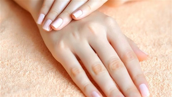 وصفات طبيعية لتفتيح بشرة اليدين واستعادة نعومتها ونضارتها