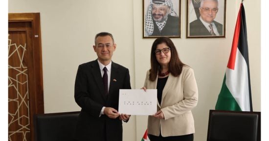 الصين تدعم حل الدولتين وتبحثان مع وزيرة خارجية فلسطين التعاون المشترك