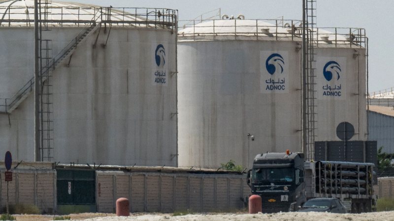 محطة غاز مسال إماراتية جديدة تتجاوز هرمز.. ما تطوراتها؟