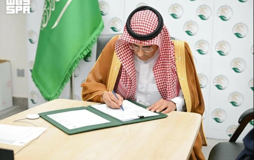 مركز الملك سلمان للإغاثة يوقّع برنامجين لتأمين المياه والإصحاح البيئي للنازحين في تعز ولحج باليمن