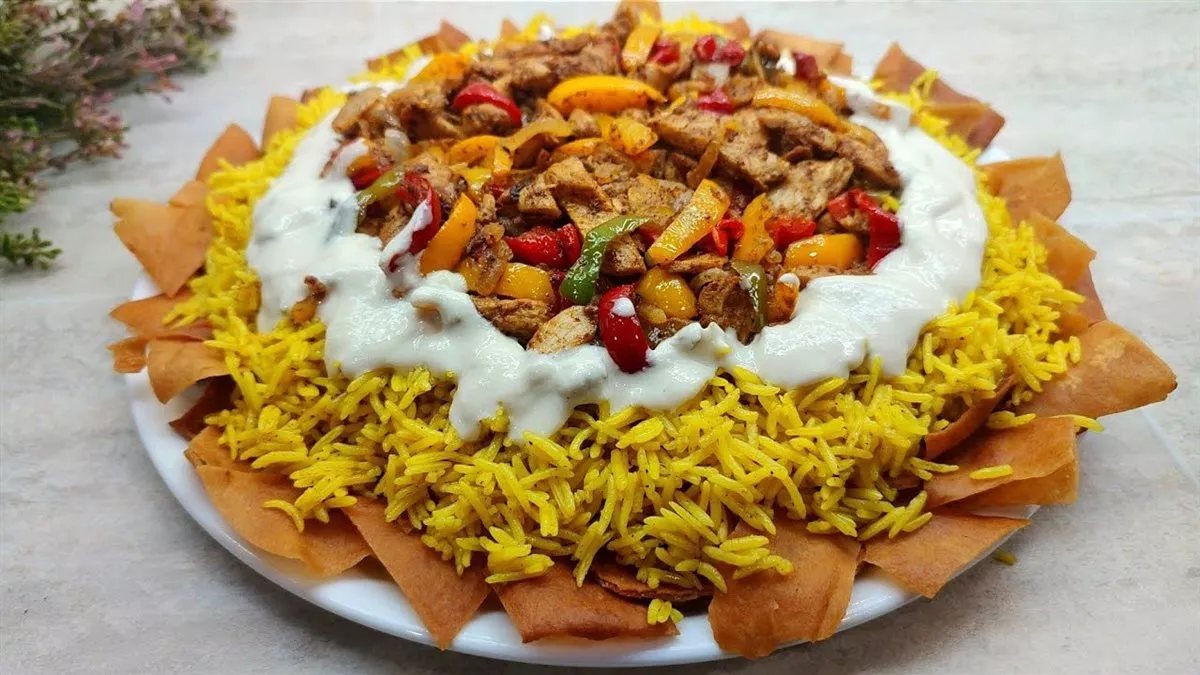 طريقة عمل فتة الشاورما في البيت بخطوات سهلة وطعم المطاعم