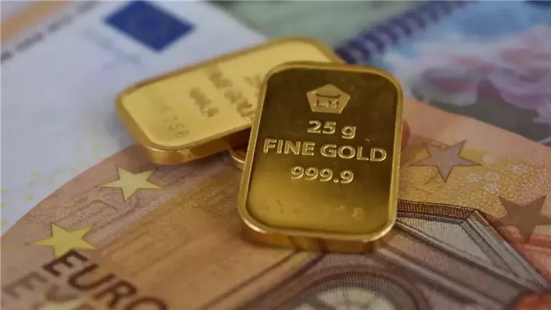 الأوقية بـ 4018.69 دولار، تراجع الذهب يسجل أكبر انخفاض أسبوعي في أكثر من 4 أشهر