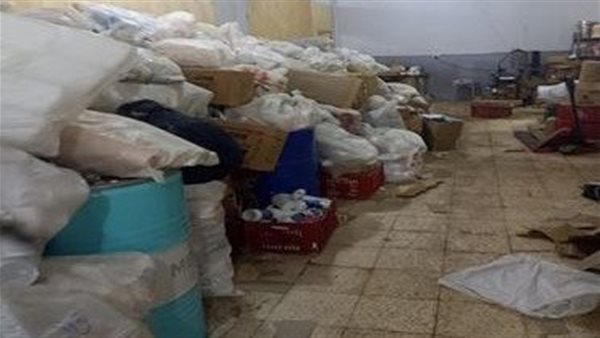 مصنع مستحضرات تجميل مغشوشة بالجيزة، ضبط 6 أطنان مواد خام و11 ألف عبوة مجهولة المصدر