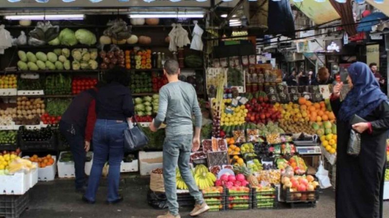 أسعار ترتفع وأجور تتآكل.. ما الحل؟