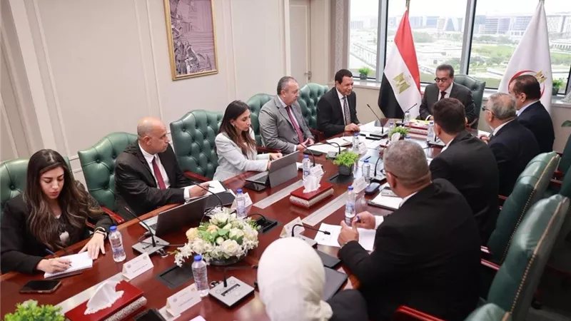 وزير الصحة يتابع إجراءات تفعيل صندوق التأمين ضد الأخطاء الطبية