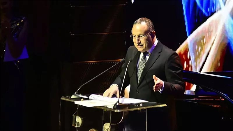 وزير الثقافة يعلن وضع تمثال للفنان هاني شاكر في دار الأوبرا تخليدًا لذكراه