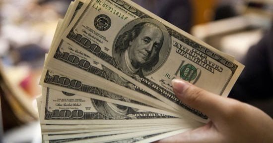 المصري الخليجي والإسكندرية في الصدارة بـ52.75 جنيها.. أسعار الدولار اليوم