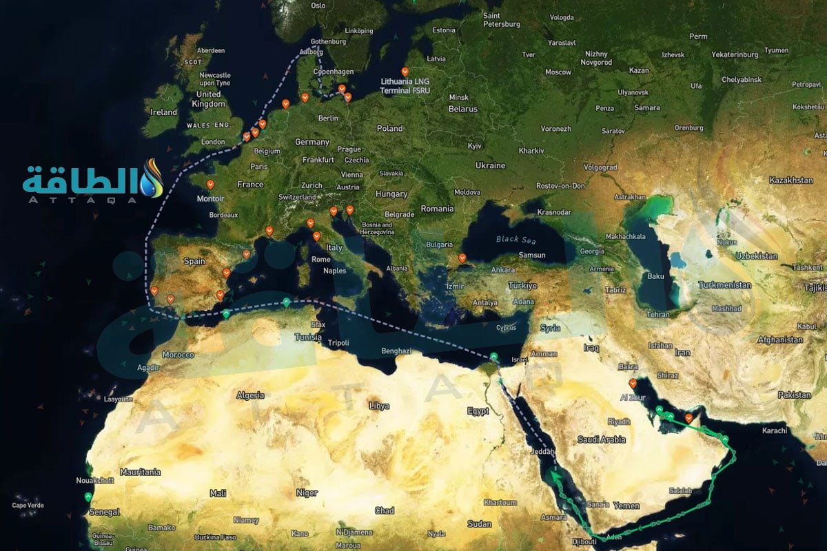 إطلاق نيران ورحلة نادرة عبر البحر الأحمر.. شحنة غاز مسال من الخليج إلى أوروبا