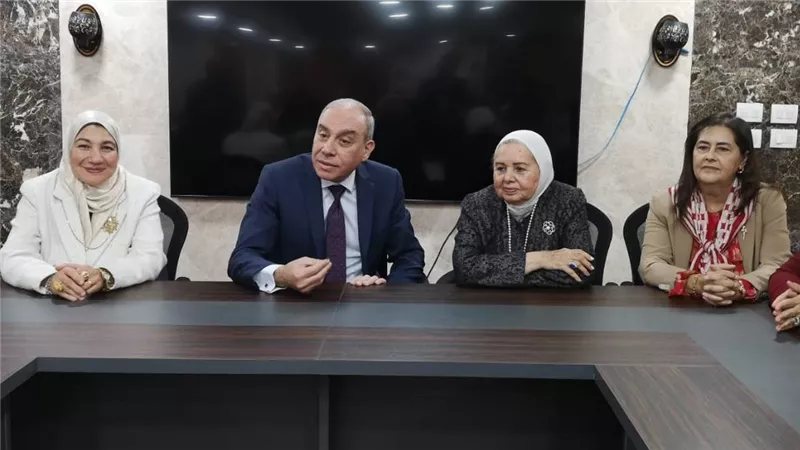 رئيس هيئة الاستعلامات يدعو الشباب للترويج لإنجازات مصر ومقوماتها الحضارية والسياحية