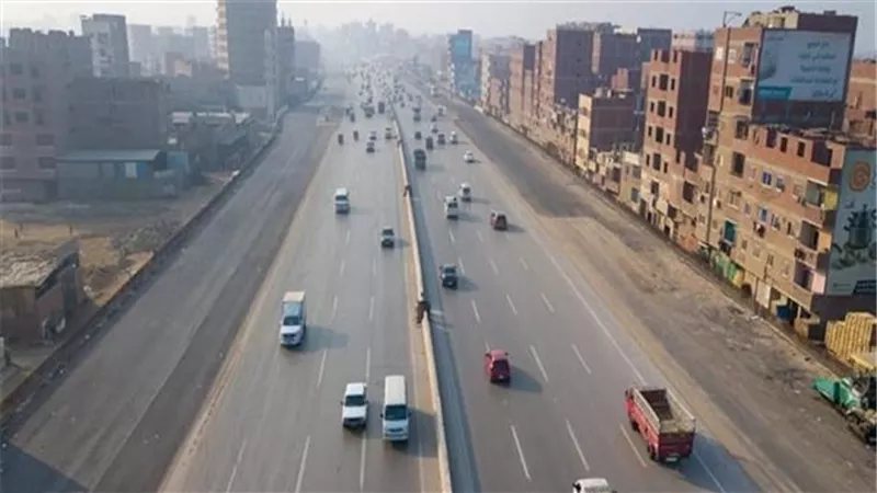 شوارع القاهرة الكبرى صباح الجمعة، سيولة مرورية وانتظام في حركة السيارات