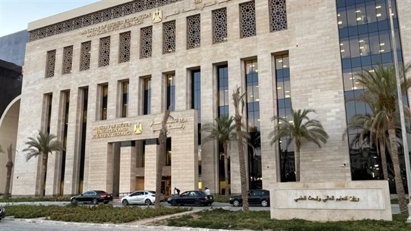 التعليم العالي تغلق 4 كيانات وهمية بالفيوم والجيزة وبني سويف