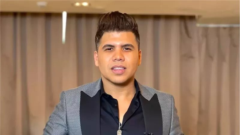 6 حفلات ومفاجأة للجالية المصرية، عمر كمال يستعد لجولة غنائية في أمريكا