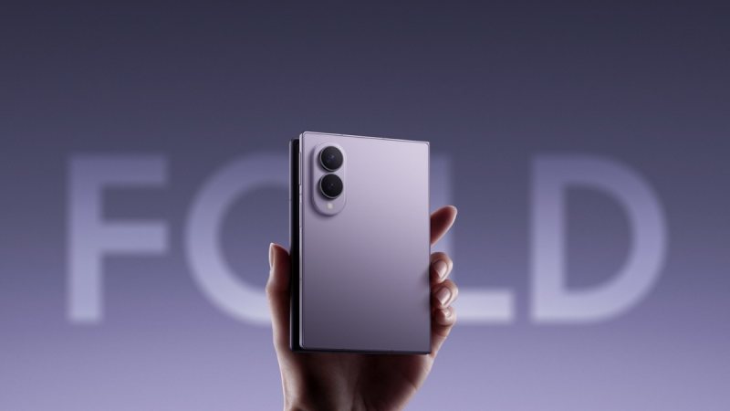 هاتف Galaxy Z Fold 8 يتفوق في استطلاعات التصميم على آيفون القابل للطي