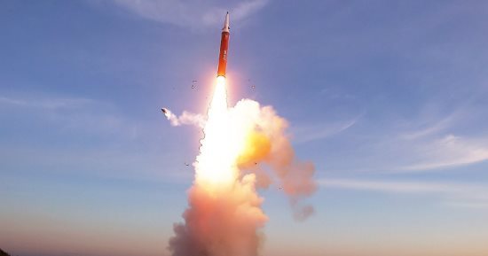 كوريا الشمالية تواصل استعراض قوتها.. إطلاق صواريخ باليستية وسط توتر إقليمى