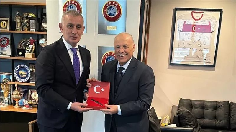رئيس الاتحاد التركي يستقبل أبو ريدة لبحث سبل التعاون المشترك (صور)