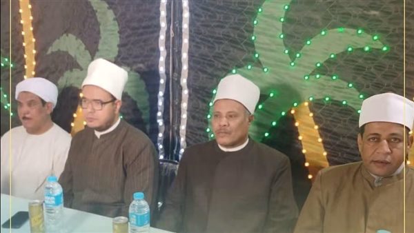 مدير أوقاف قنا يكرّم حفظة القرآن الكريم بإدارة نقادة