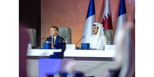 أمير قطر يؤكد للرئيس الفرنسي عمق الشراكة والحرص المشترك على ترسيخ الأمن والاستقرار