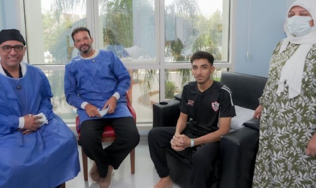 فرصة جديدة للحياة.. عمر يستعيد أمل العودة لكرة القدم بعد زراعة الكبد بمستشفى الناس