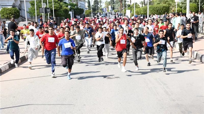 300 طالب يركضون باسم أكتوبر، جامعة قناة السويس تطلق ماراثون النصر وتكرم أبطاله