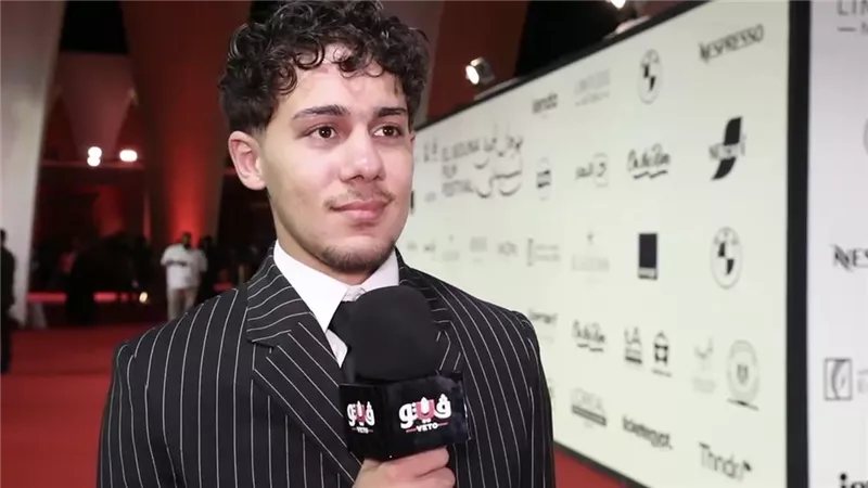 عمر رزيق يكشف لـ«فيتو» تفاصيل فيلم «ممسوس» ويؤكد: "نفسي أشتغل مع عادل إمام" (فيديو)