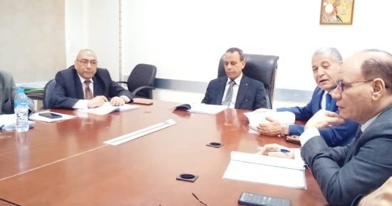 لجنة القيادات بجامعة أسوان تبحث تجديد عدد من الوظائف القيادية