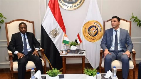 وزير الصناعة يبحث مع سفير كوت ديفوار تعزيز التعاون بين البلدين