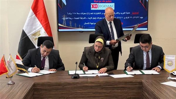 نقل الكهرباء توقع عقدًا لتوريد وتركيب 4 محولات لتدعيم الشبكة القومية الموحدة