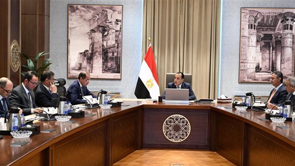 مدبولي يتابع موقف سداد مستحقات محصول قصب السكر للمزارعين.. ويناقش أسعار توريد السلع الاستراتيجية