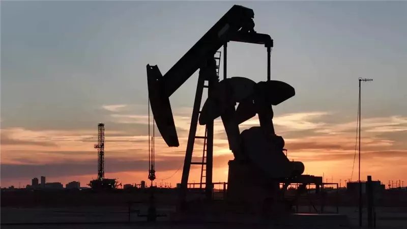 ارتفاع سعر النفط وخام برنت يتجاوز الـ 110 دولارات للبرميل بعد الهجوم على الناقلات بمضيق هرمز