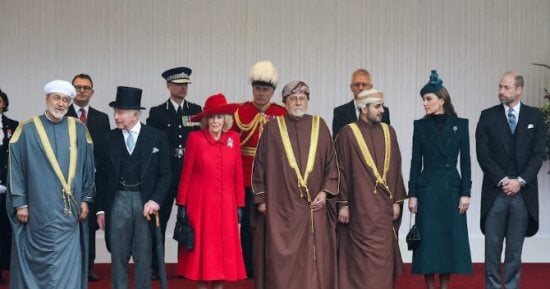 بتحية ملكية وحرس شرف.. ملك وملكة بريطانيا يستقبلان سلطان عمان فى ويندسور
