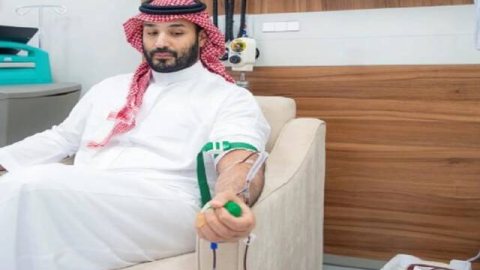 ولي العهد السعودي يتبرع بالدم ويطلق الحملة الوطنية لعام 2026