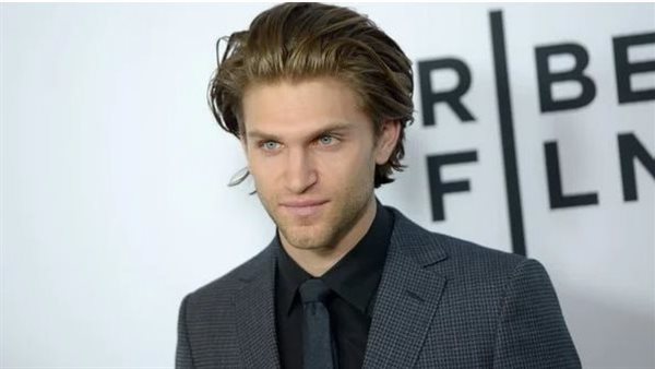السطو على كيجان ألين نجم «Pretty Little Liars» في هوليوود