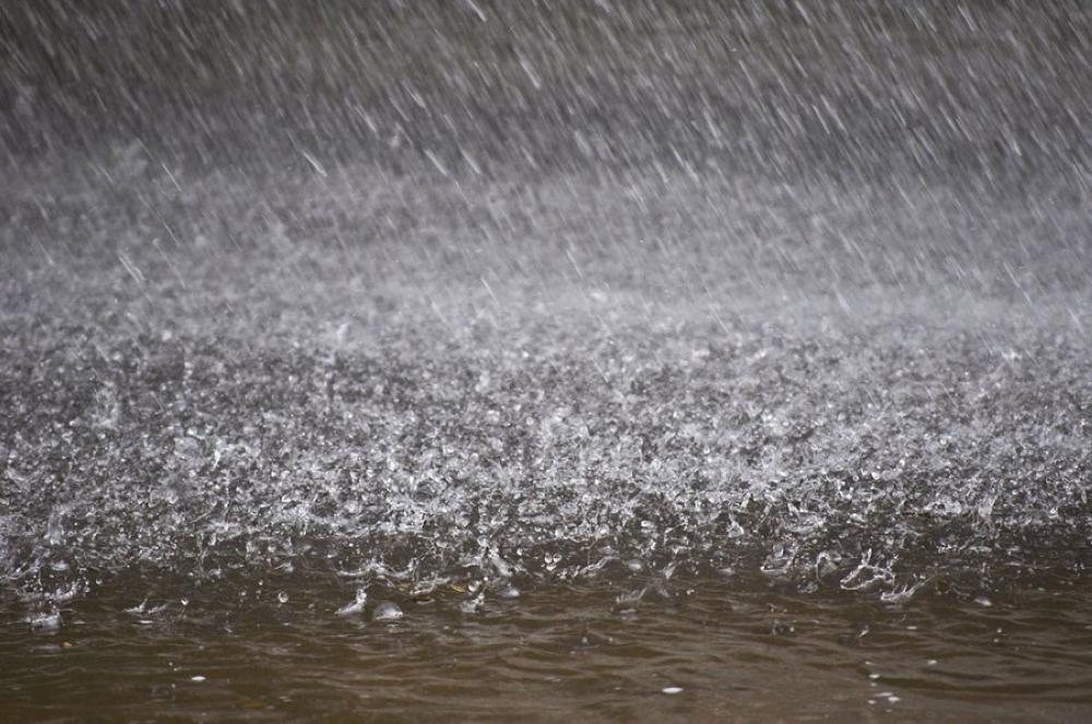 أمطار غزيرة وعواصف رعدية ورياح هابطة من الغد