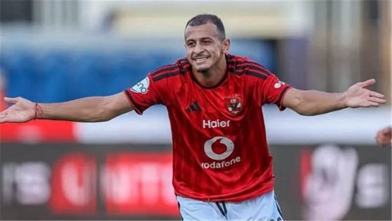 لاعب خط وسط الأهلي يتفوق على ثلاثي الهجوم مجتمعين في إحراز الأهداف