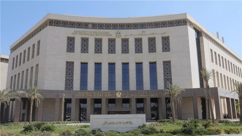"التعليم" تكشف حقيقة تقسيم العام الدراسي إلى أربعة فصول وزيادة تكلفة امتحانات المدارس الدولية لـ25 ألفًا