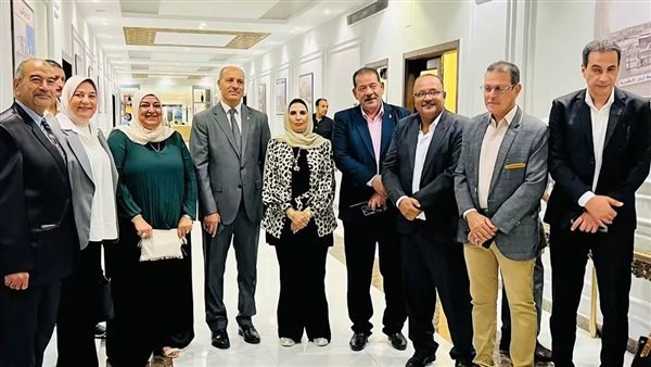 مدير تعليم الإسكندرية يشهد حفل تخرج طالبات مدرسة مصطفى كامل الثانوية الصناعية