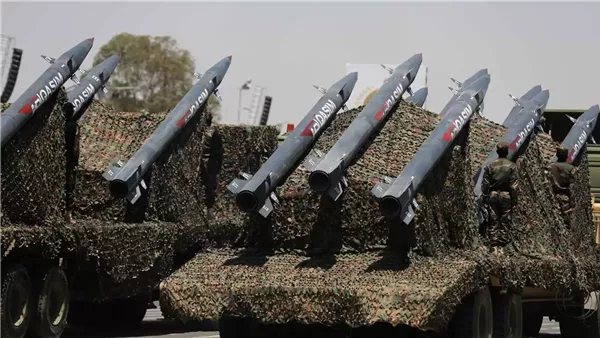 لحظة تدمير قوات التحالف منصة إطلاق صواريخ باليستية حوثية في صنعاء (فيديو)