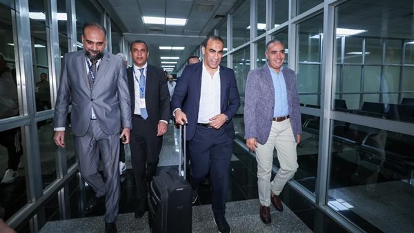 بعثة الأهلي تصل إلى مطار عنتيبي الدولي وسفير مصر بأوغندا يستقبلها