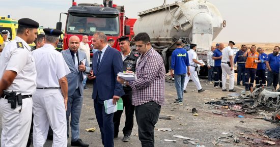 مدير أمن الفيوم يتفقد موقع حادث الطريق الصحراوى الغربى