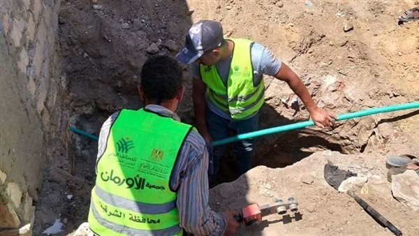 توصيل مياه الشرب مجانًا لـ60 أسرة من الأولى بالرعاية في الحسينية بالشرقية