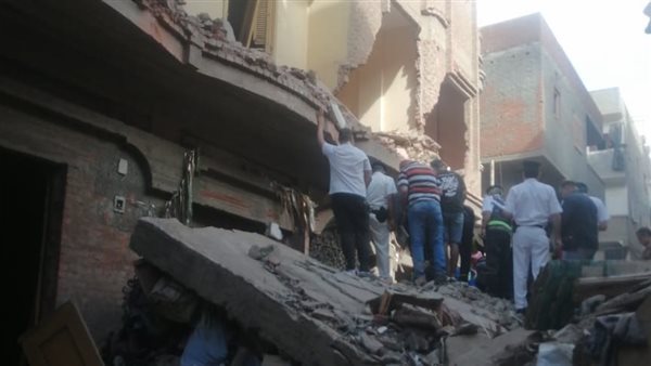 حفاظا على أرواح المواطنين، قطع المرافق عن 7 منازل مجاورة لعقار المحلة المنهار