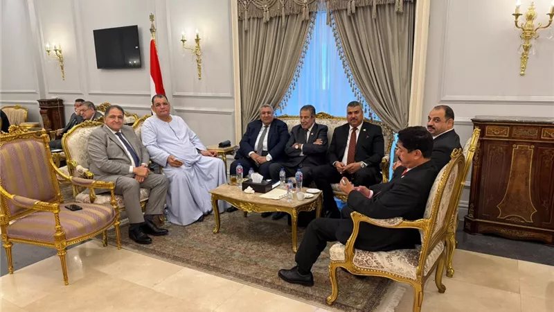 توافد النواب استعدادا للجلسة السرية الثانية لمناقشة دعم المملكة السعودية